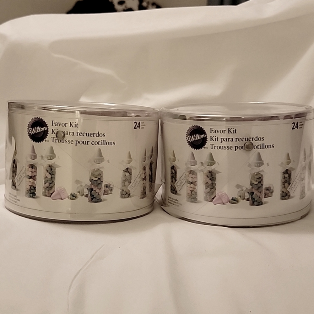 2 Wilton Favor kits baby bottles pastel 48 pcs